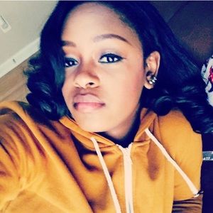 Meet your Posher, Emoni